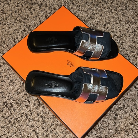 Hermes Oran Sandals - Picture 11 of 15